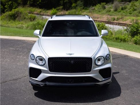 Certified 2024 Bentley Bentayga Extended Wheelbase image 10