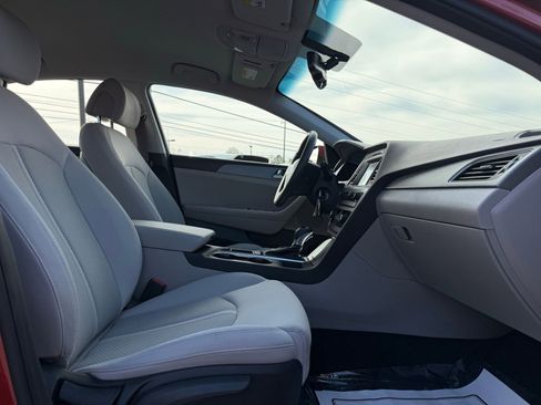 Used 2017 Hyundai Sonata SE image 32