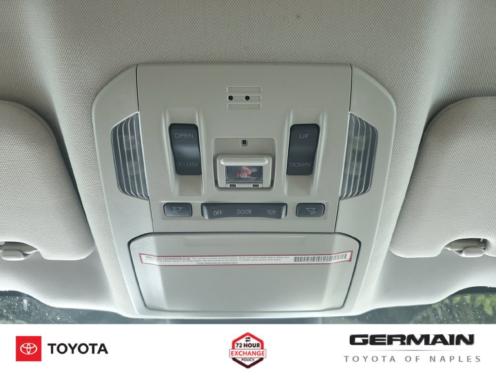 Used 2021 Toyota Highlander XLE FWD image 35