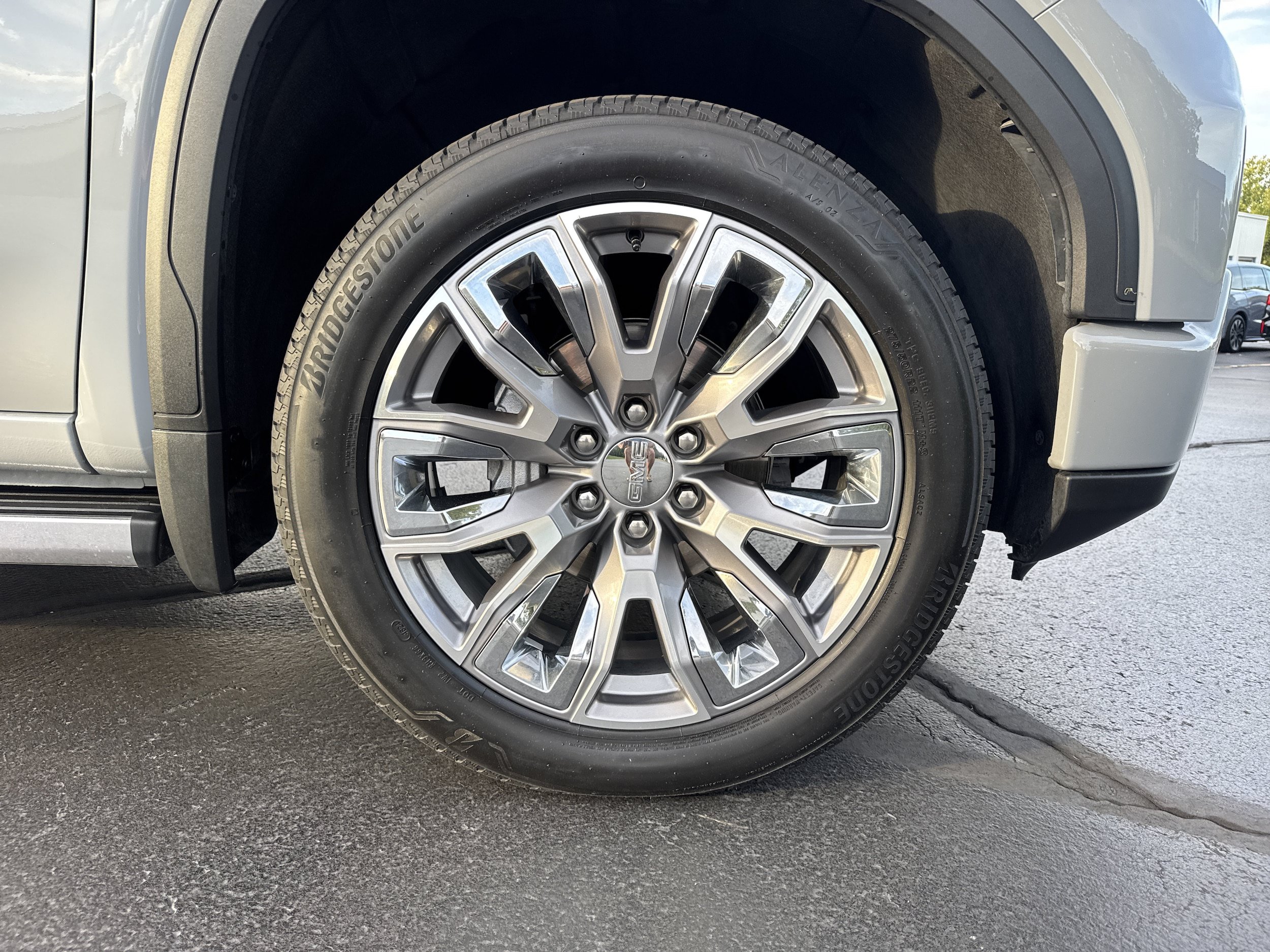 Used 2025 GMC Sierra 1500 Denali AWD/4WD image 2