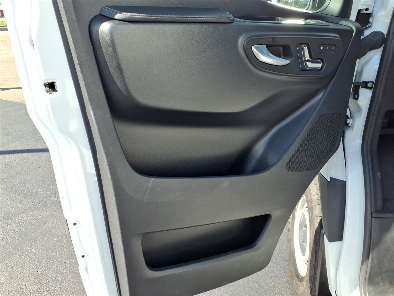 Used 2025 Mercedes-Benz Sprinter 2500 image 17