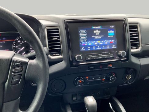 Used 2024 Nissan Frontier SV RWD image 7