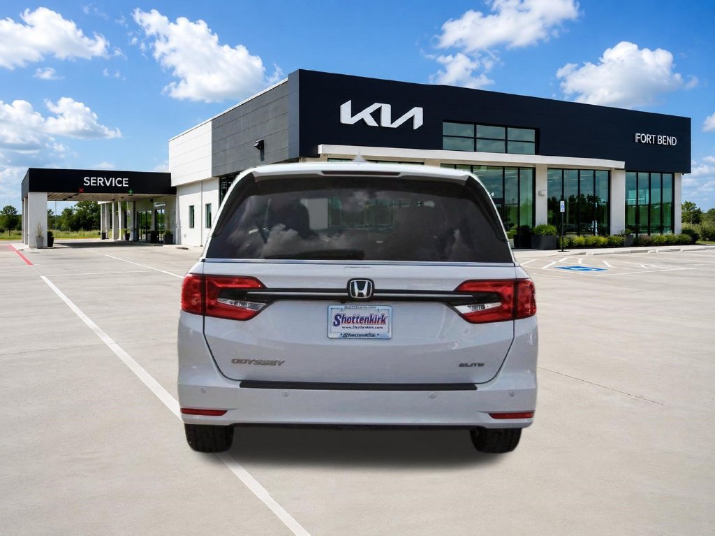 Used 2024 Honda Odyssey Elite image 6