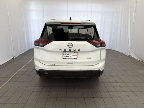 New 2026 Nissan Rogue SV AWD/4WD image 5