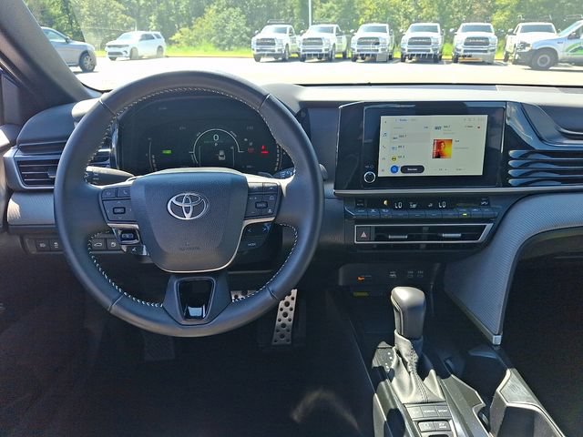 Used 2026 Toyota Camry SE FWD image 11