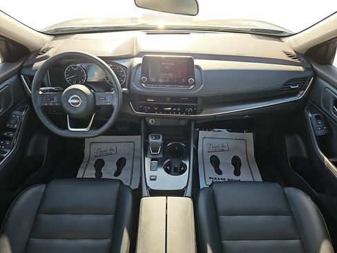 Used 2023 Nissan Rogue SV w/ SV Premium B Package FWD image 13