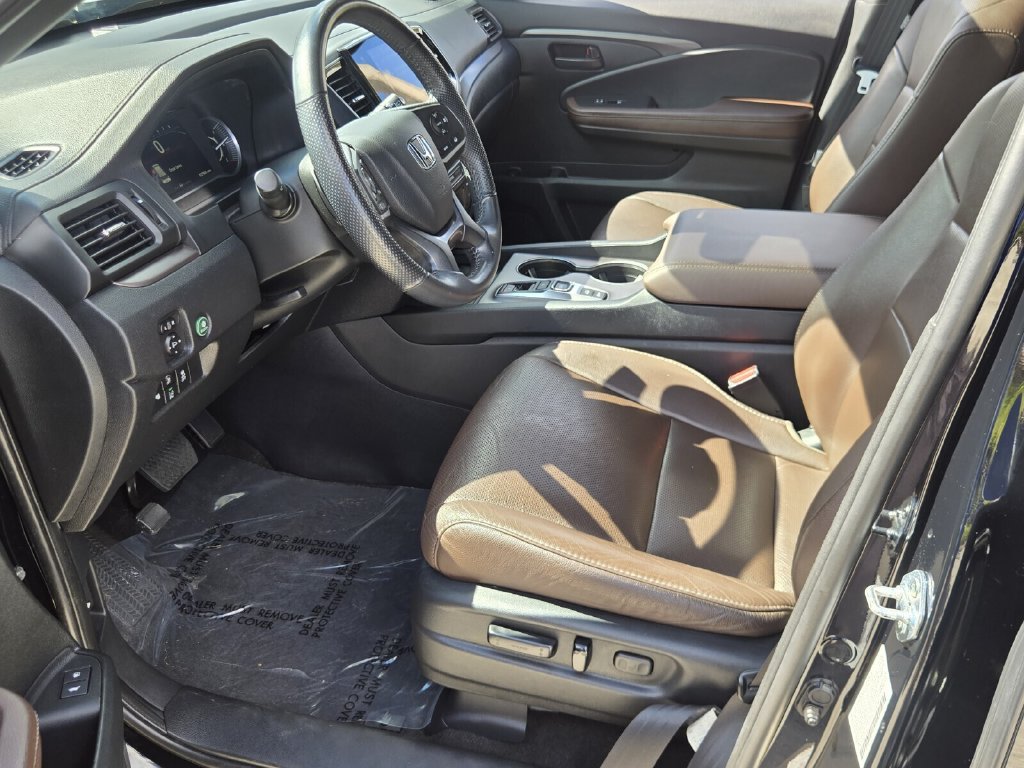 Certified 2025 Honda Passport EX-L image 10
