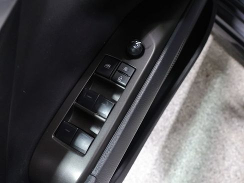 Used 2023 Toyota Camry SE FWD image 13