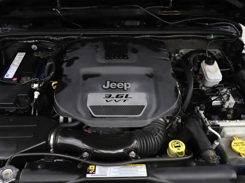 Used 2012 Jeep Wrangler Sport image 27