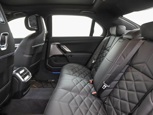 New 2026 BMW 740i xDrive w/ Premium Package image 22