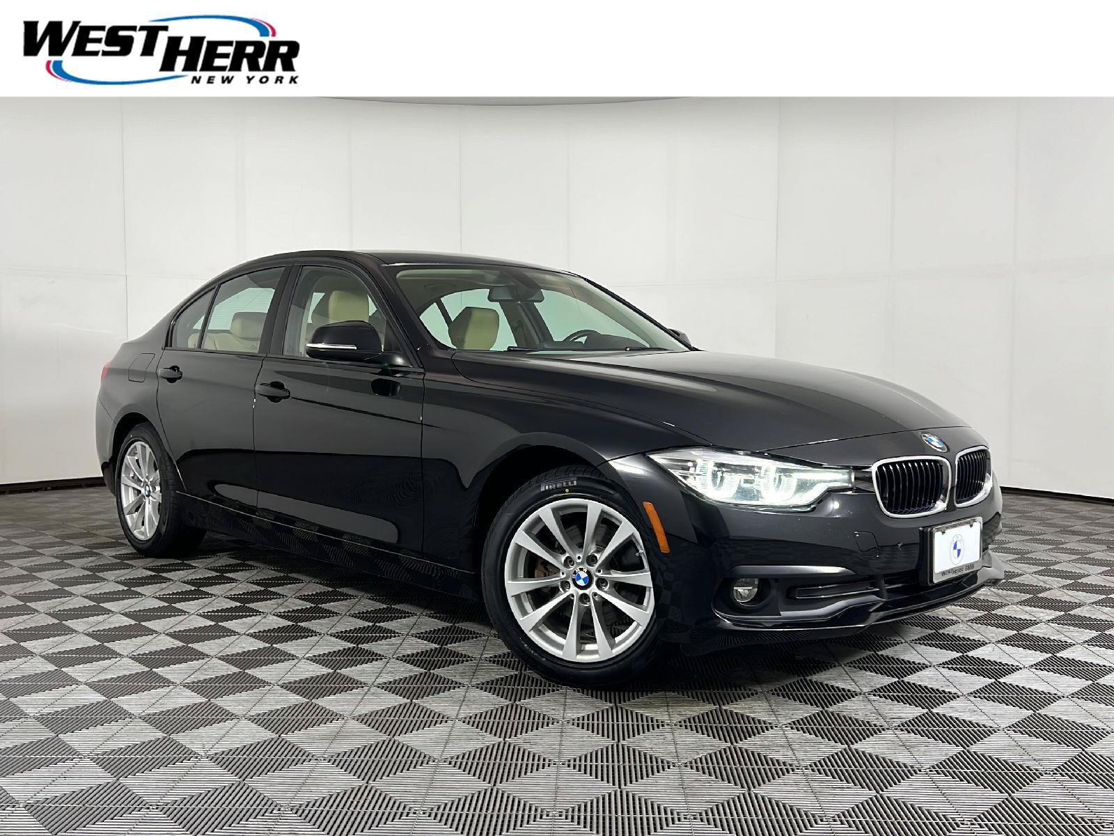 Used 2018 BMW 320i xDrive Sedan AWD/4WD image 1