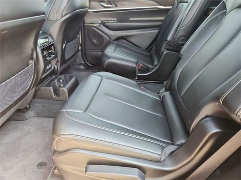 Used 2025 Jeep Grand Cherokee L Limited w/ Black Appearance Package image 24