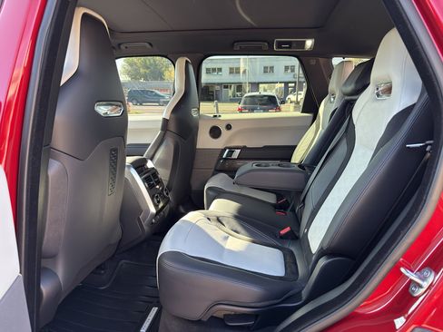 Used 2022 Land Rover Range Rover Sport SVR image 21