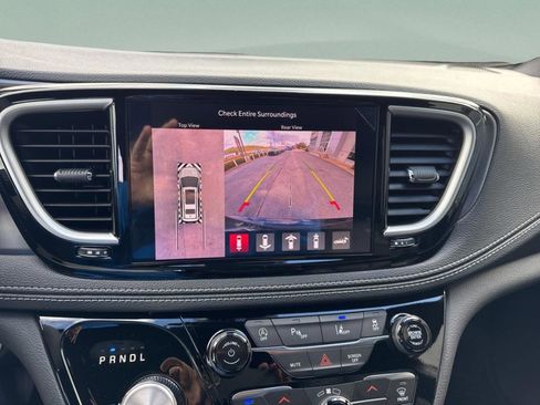 New 2026 Chrysler Pacifica Select w/ S Appearance Package image 13