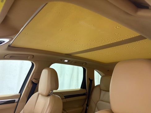 Used 2014 Porsche Cayenne S image 16