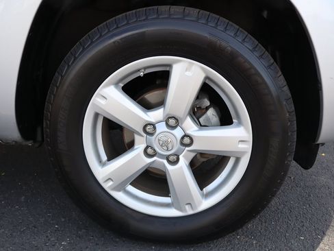 Used 2006 Toyota RAV4 4WD image 41
