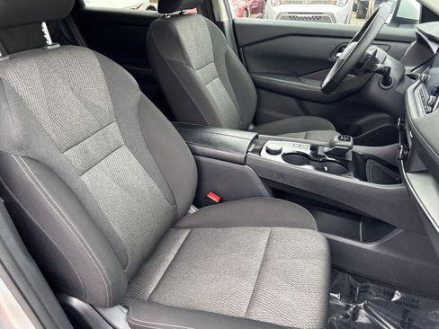 Used 2025 Nissan Rogue SV AWD/4WD image 38