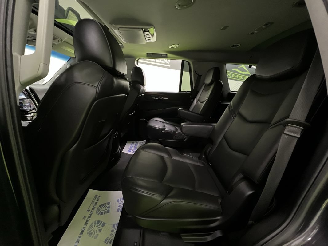 Used 2018 Cadillac Escalade Luxury AWD/4WD image 26