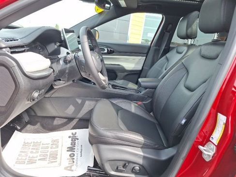 Used 2024 Jeep Compass Limited w/ Sun and Sound Group image 23