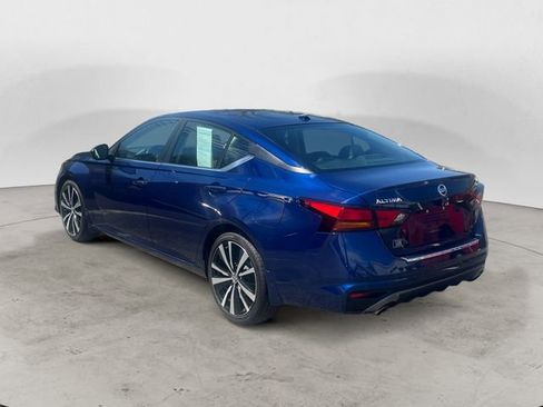 Used 2021 Nissan Altima 2.5 SR w/ SR Premium Package FWD image 3