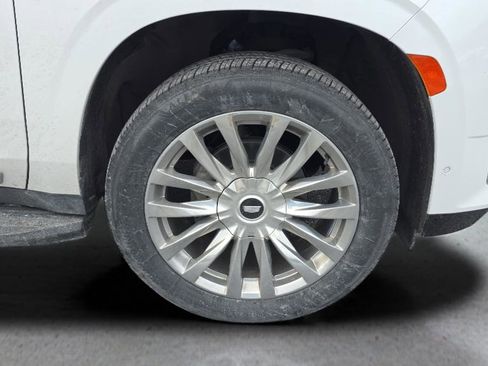 Used 2022 Cadillac Escalade ESV Premium Luxury image 13