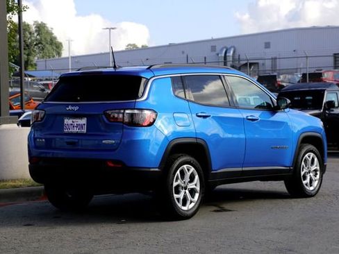 New 2025 Jeep Compass Latitude image 5