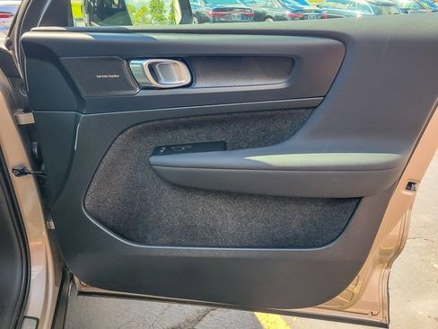Used 2023 Volvo XC40 Recharge Ultimate w/ Protection Package Premier image 22