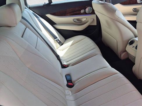 Used 2017 Mercedes-Benz E 300 image 19