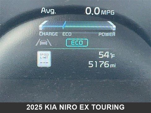 Used 2025 Kia Niro EX Touring image 24