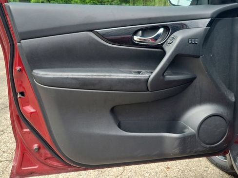 Used 2019 Nissan Rogue SL w/ Premium Package AWD/4WD image 10