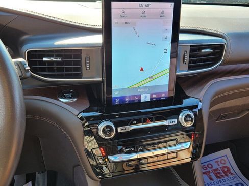 Used 2024 Ford Explorer King Ranch w/ Technology Package image 21