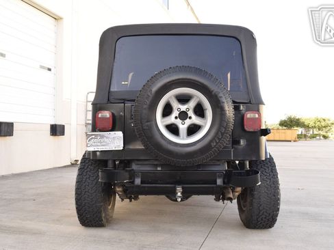 Used 1993 Jeep Wrangler 4WD image 14