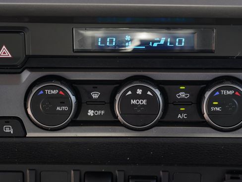 Certified 2021 Toyota Tacoma SR5 w/ Technology Package AWD/4WD image 35