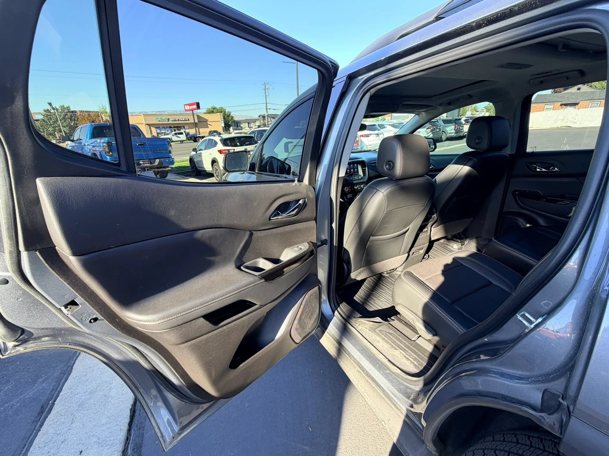 Used 2021 GMC Acadia AT4 w/ Trailering Package AWD/4WD image 19