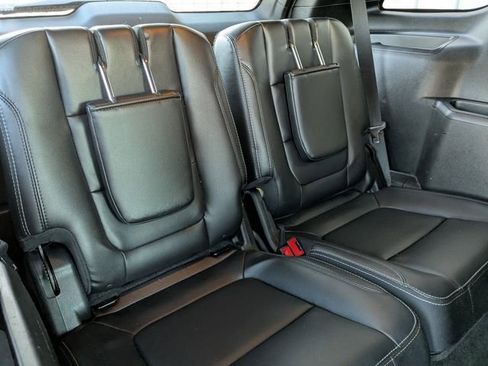 Used 2017 Ford Explorer Limited image 38