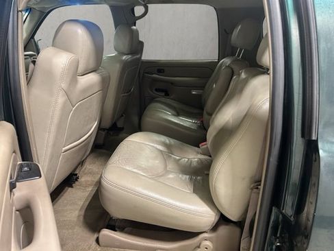 Used 2004 Chevrolet Suburban Z71 w/ Preferred Equipment Group AWD/4WD image 22