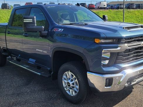 New 2026 Chevrolet Silverado 2500 LT w/ All Star Edition AWD/4WD image 2