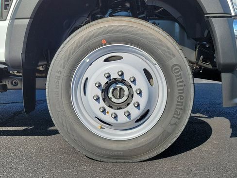 New 2025 Ford F450 XL w/ XL Chrome Package image 5