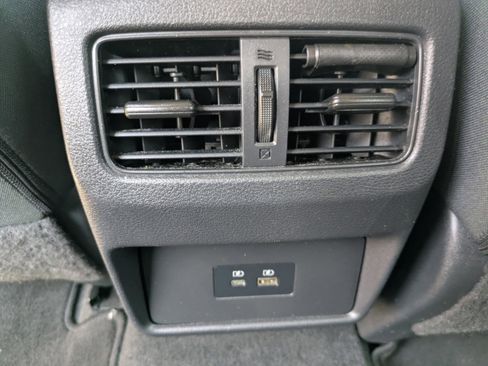 Used 2022 Nissan Rogue SV image 12