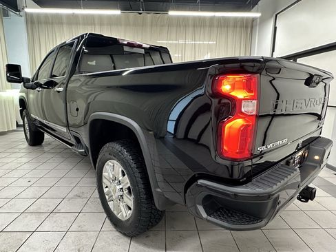 Used 2024 Chevrolet Silverado 2500 High Country AWD/4WD image 11