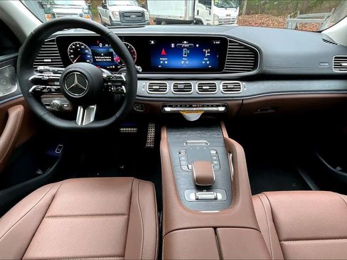 New 2026 Mercedes-Benz GLS 450 4MATIC image 8
