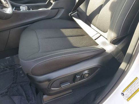 Certified 2025 Jeep Grand Cherokee L Laredo image 22