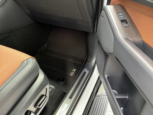 Used 2026 Lexus GX 550 image 13