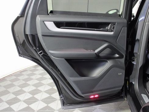 New 2026 Porsche Cayenne E-Hybrid Coupe image 33