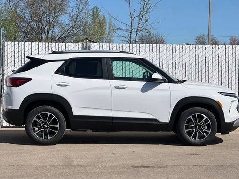 New 2026 Chevrolet TrailBlazer LT w/ LT Cold Weather Package FWD image 3