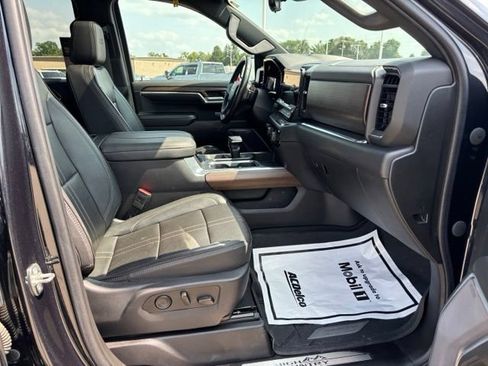 Certified 2023 Chevrolet Silverado 1500 High Country w/ High Country Premium Package AWD/4WD image 24