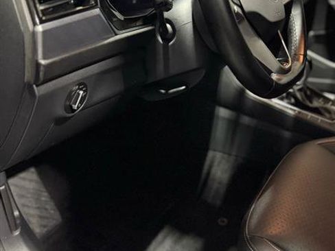 Used 2024 Volkswagen Jetta SE FWD image 10