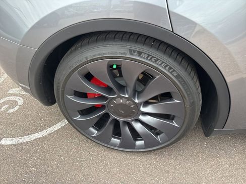 Used 2024 Tesla Model Y Performance image 8
