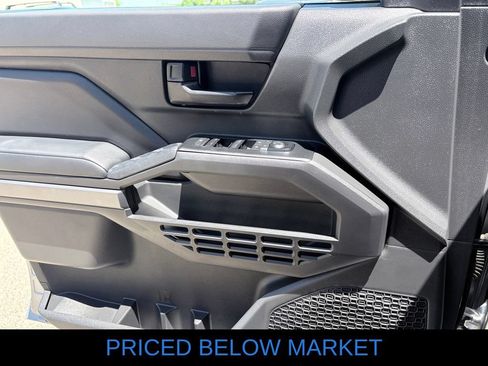 Used 2024 Toyota Tacoma SR5 AWD/4WD image 11