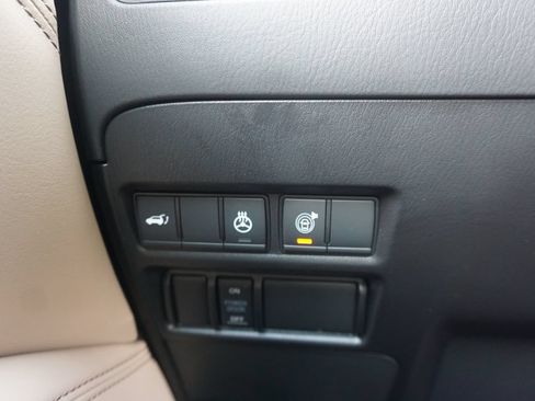 Used 2023 Nissan Armada Platinum w/ Captain's Chairs Package AWD/4WD image 5